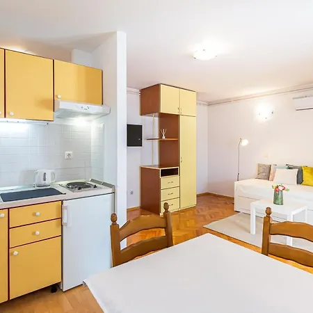 Apartment Grmoja